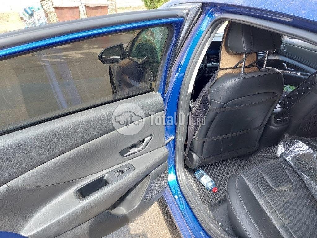 Фото Hyundai Elantra 48