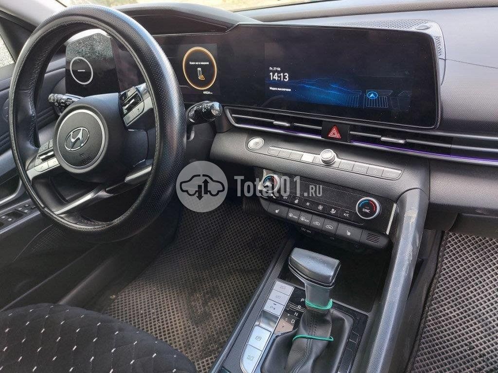 Фото Hyundai Elantra 68