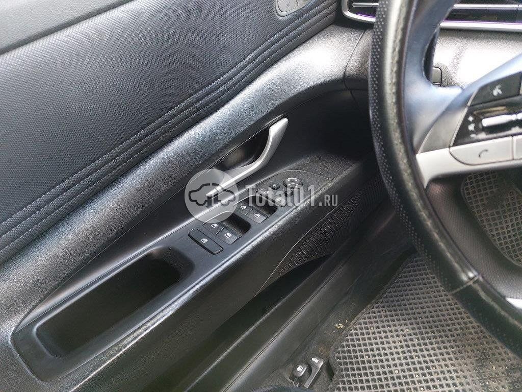 Фото Hyundai Elantra 74