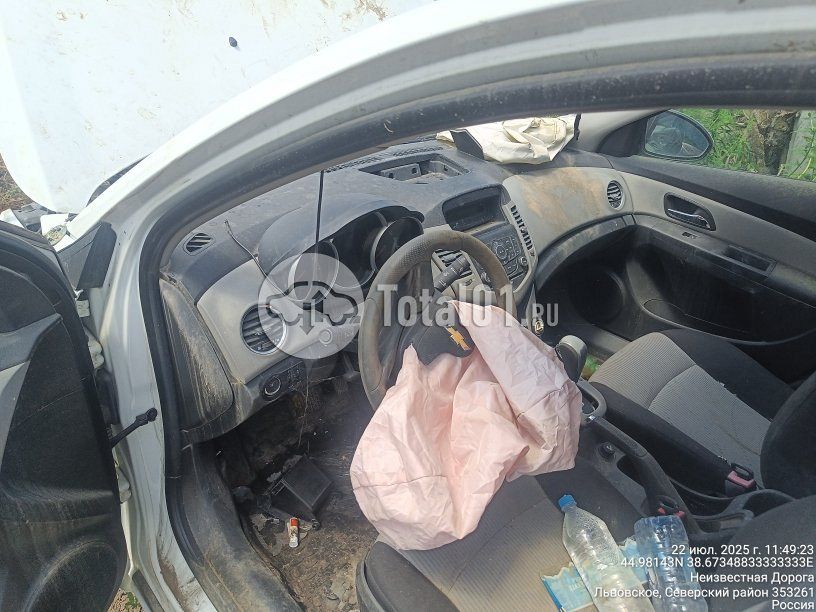 Фото Chevrolet Cruze 12