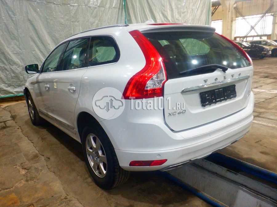 Фото Volvo XC60 16