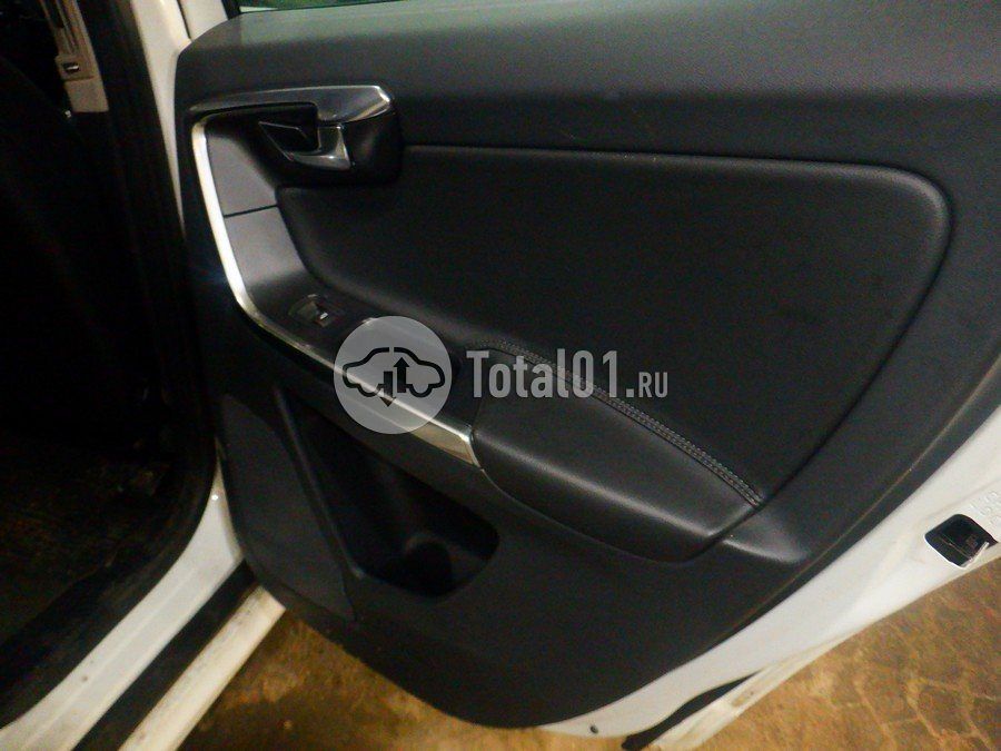Фото Volvo XC60 44