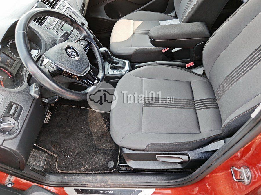 Фото Volkswagen Polo 46
