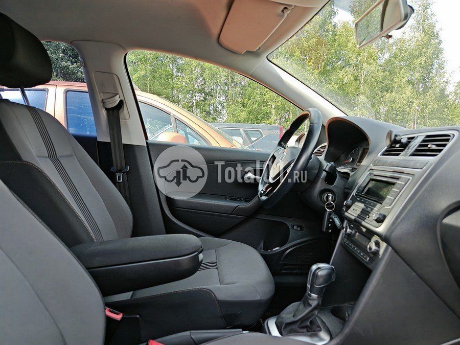 Фото Volkswagen Polo 120