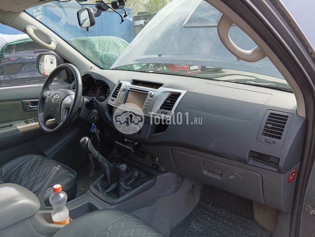 Фото Toyota Hilux 170