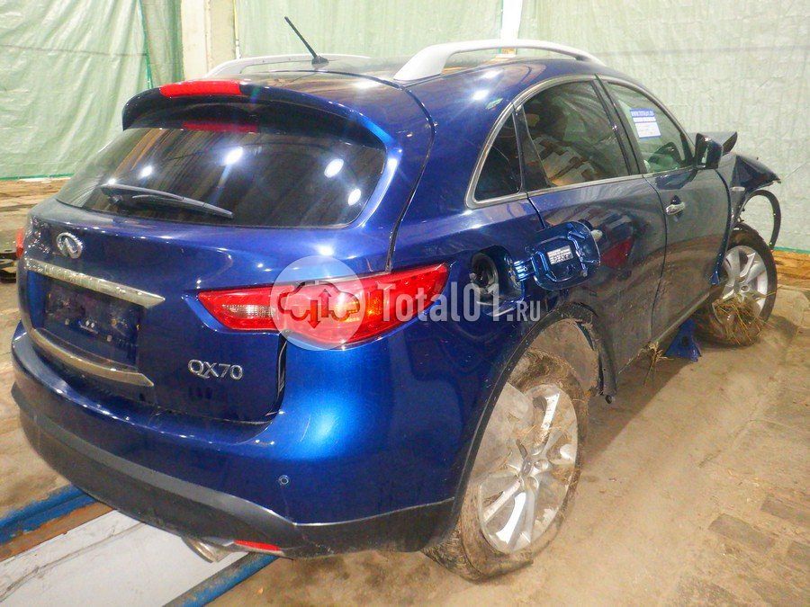Фото Infiniti QX70 2