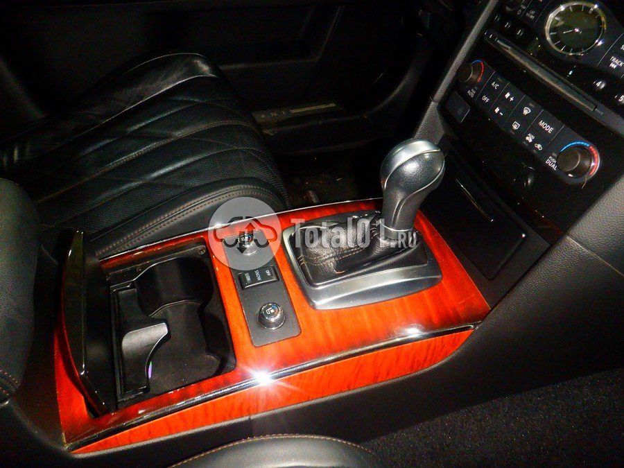 Фото Infiniti QX70 34