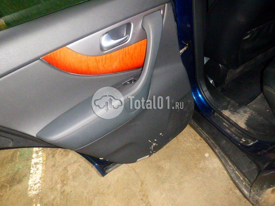Фото Infiniti QX70 98