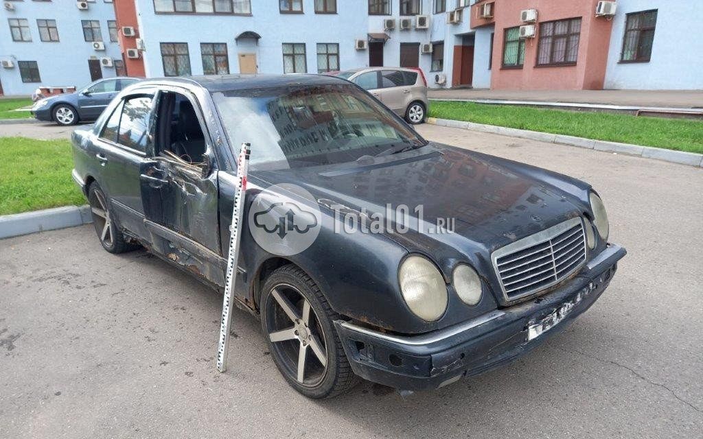 Фото Mercedes-Benz E-класс 2