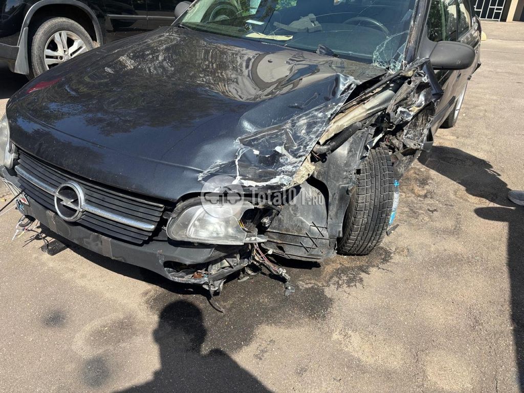 Фото Opel Omega 32