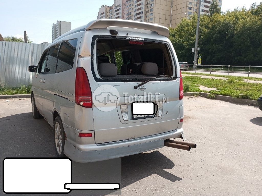 Фото Nissan Serena 4