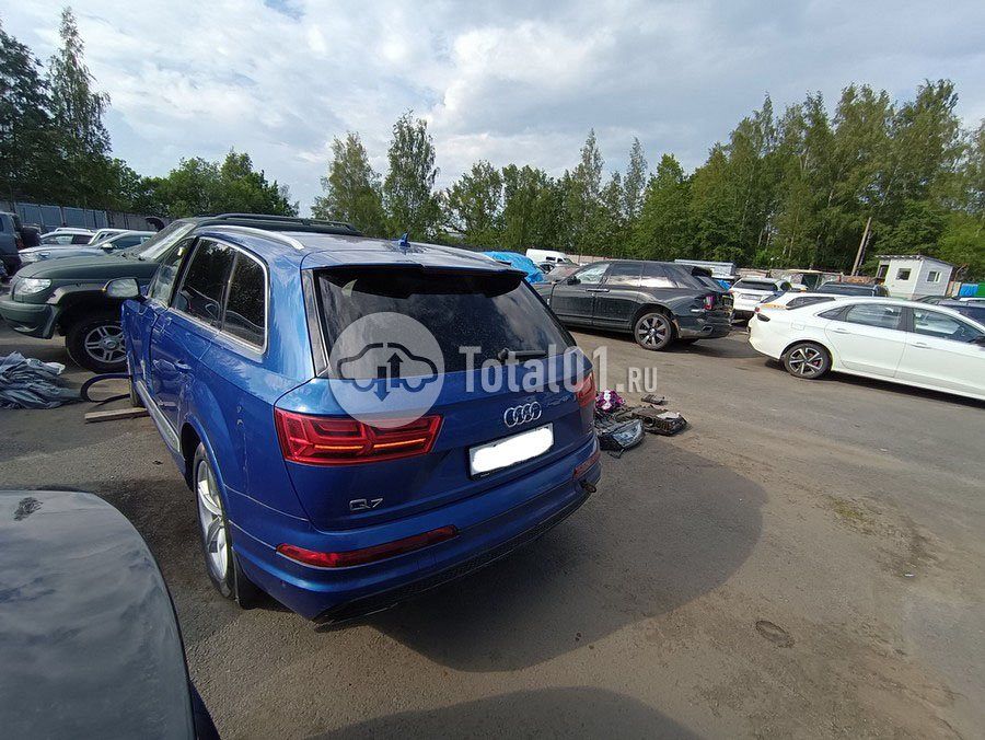 Фото Audi Q7 2
