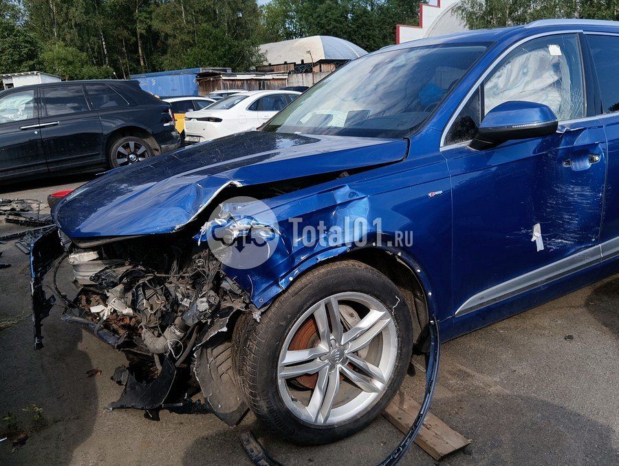 Фото Audi Q7 8