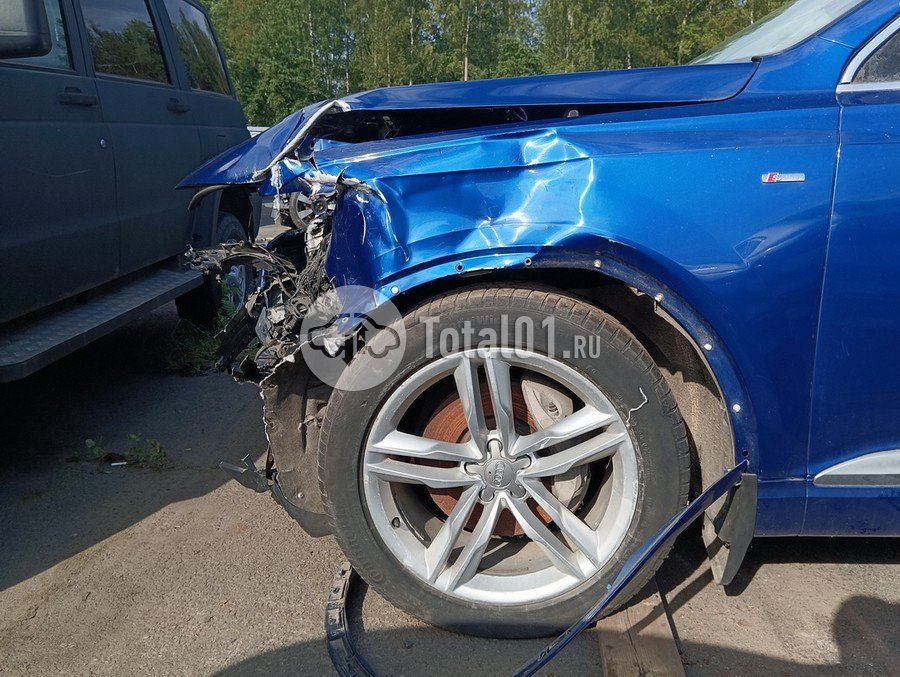 Фото Audi Q7 26