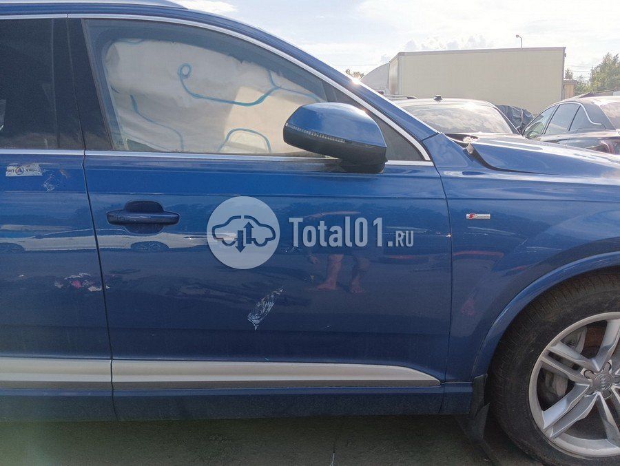 Фото Audi Q7 32