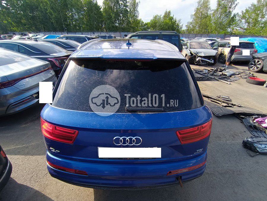 Фото Audi Q7 40