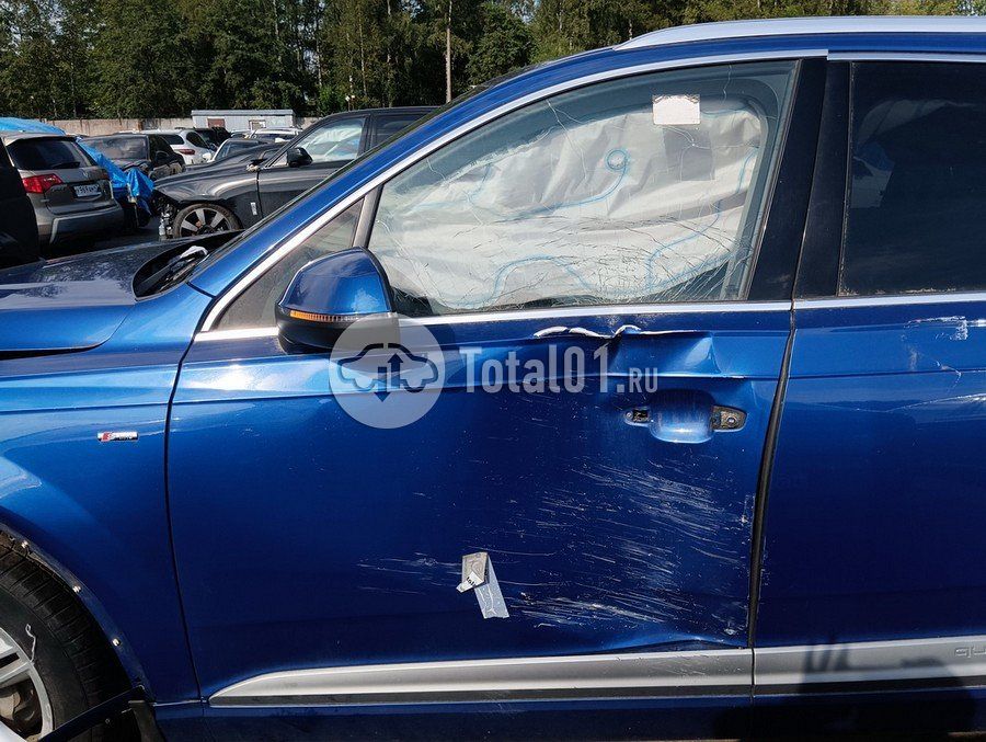 Фото Audi Q7 50