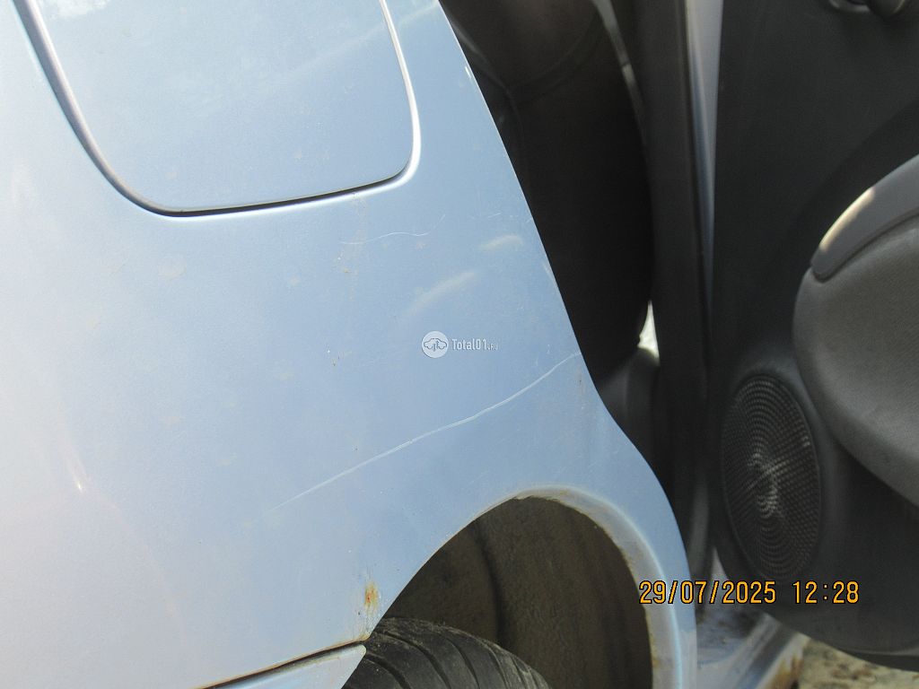 Фото Nissan March 82