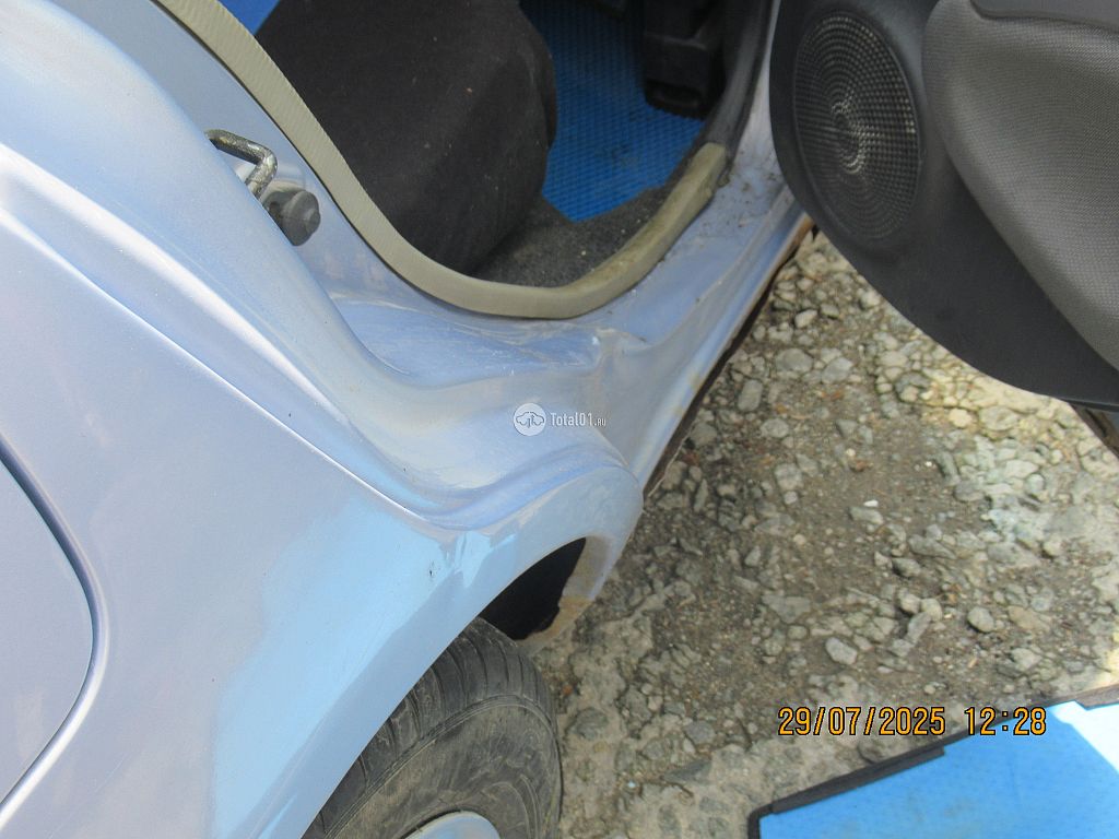 Фото Nissan March 100