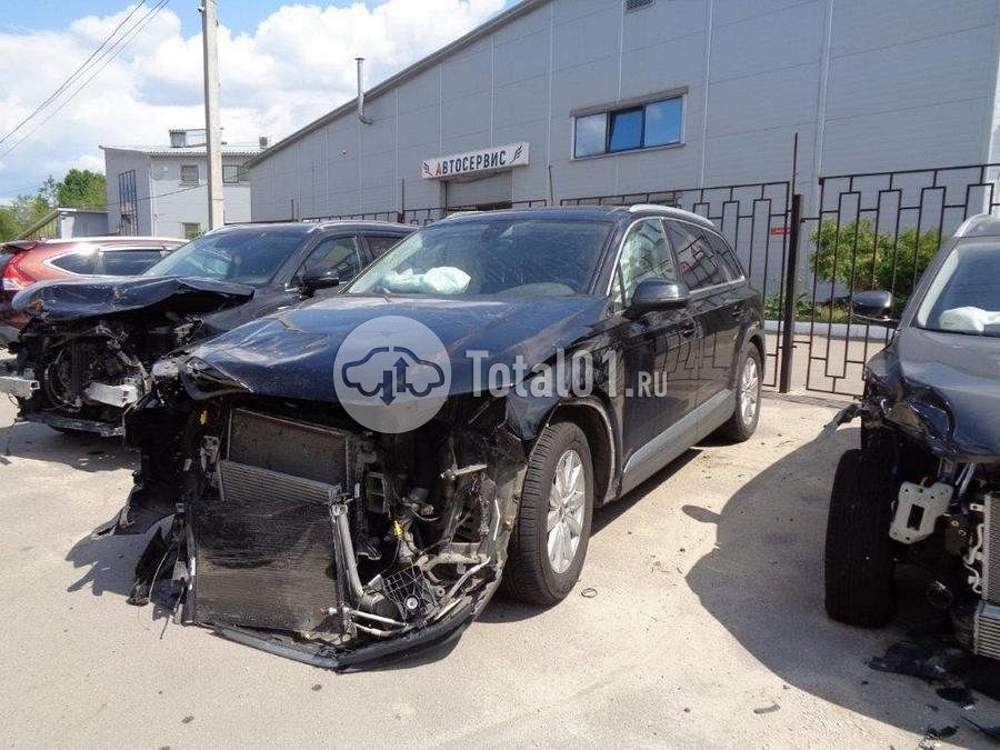 Фото Audi Q7 4