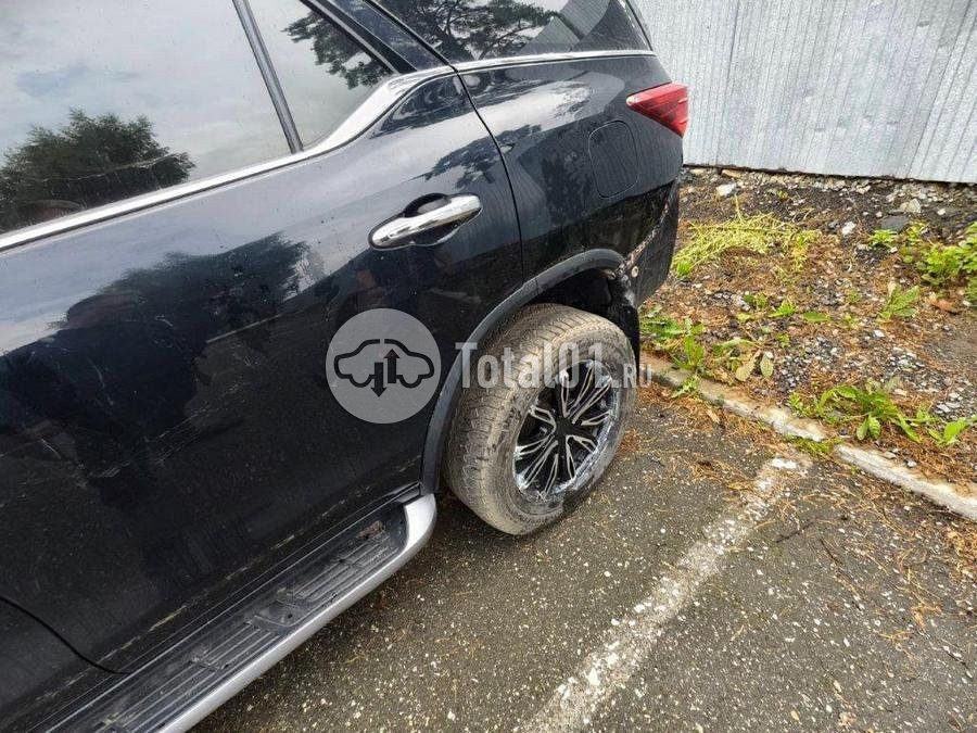 Фото Toyota Fortuner 28