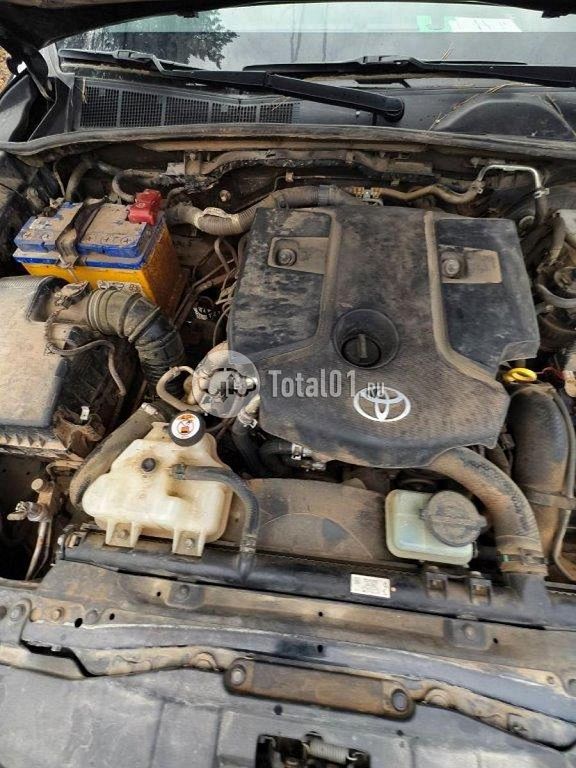 Фото Toyota Fortuner 46