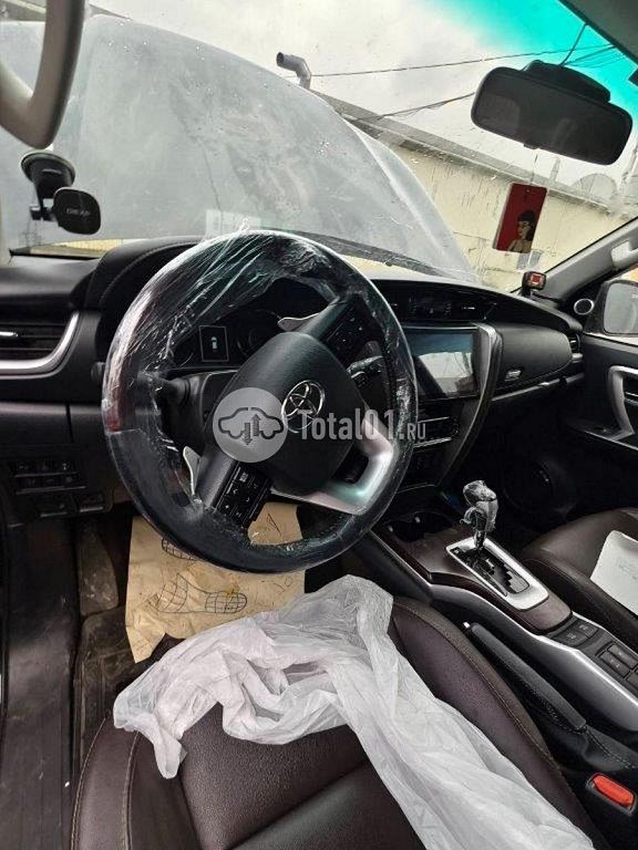 Фото Toyota Fortuner 56