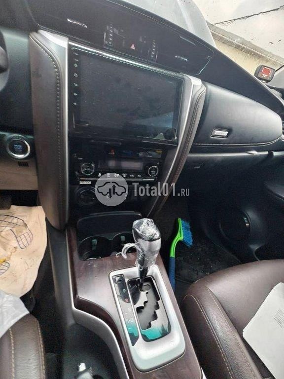 Фото Toyota Fortuner 64