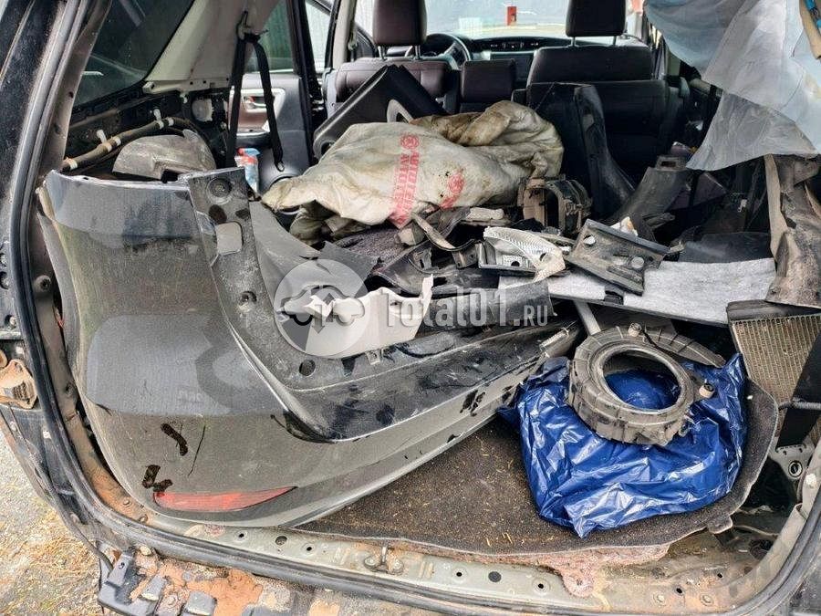 Фото Toyota Fortuner 104