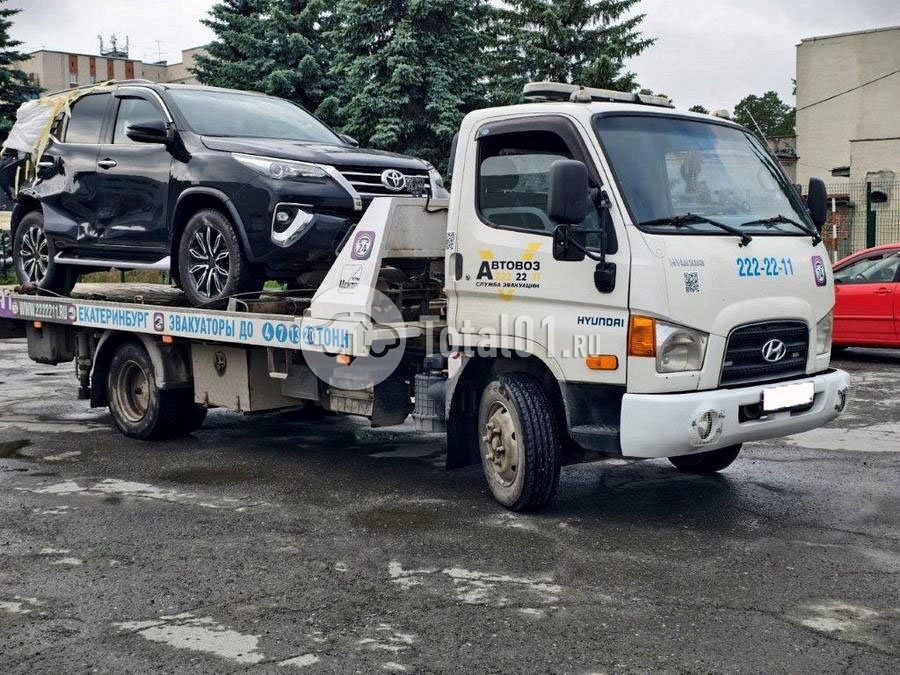 Фото Toyota Fortuner 108