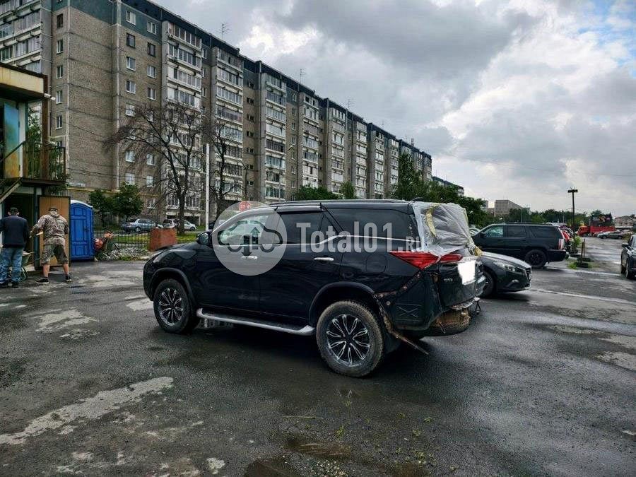 Фото Toyota Fortuner 112