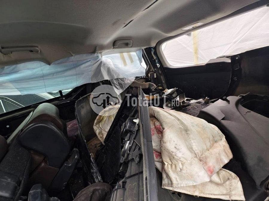 Фото Toyota Fortuner 120