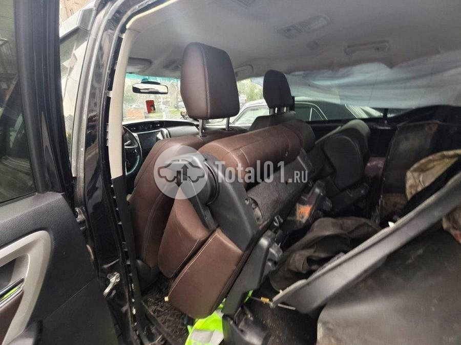 Фото Toyota Fortuner 122