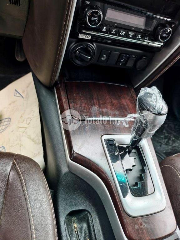 Фото Toyota Fortuner 124