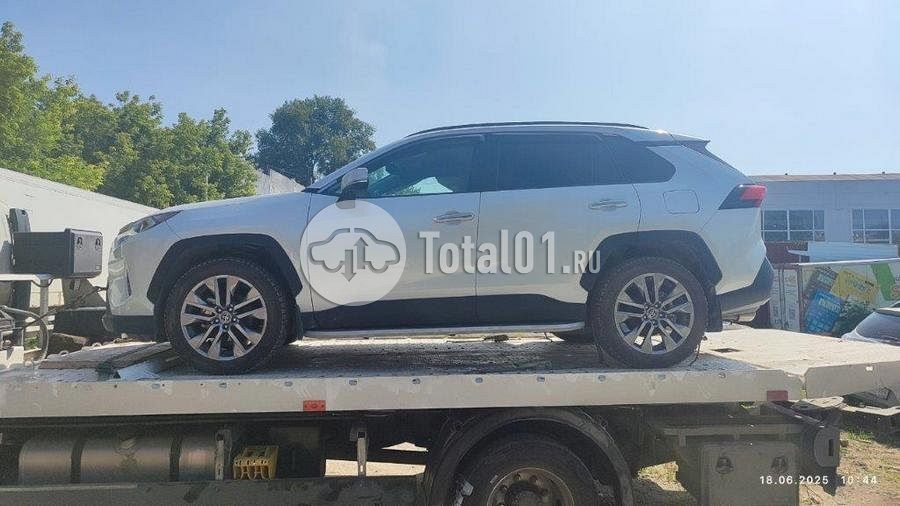 Фото Toyota RAV4 2