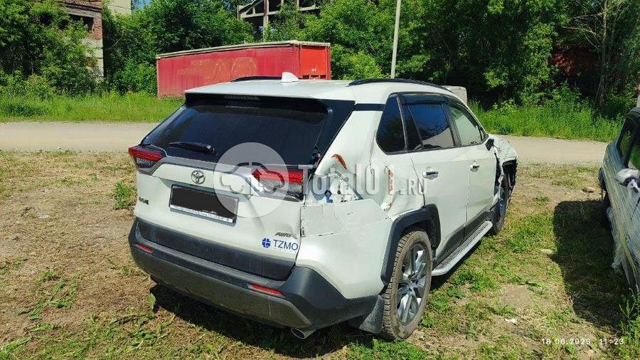 Фото Toyota RAV4 180