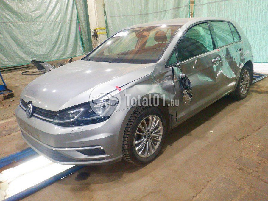 Фото Volkswagen Golf 8
