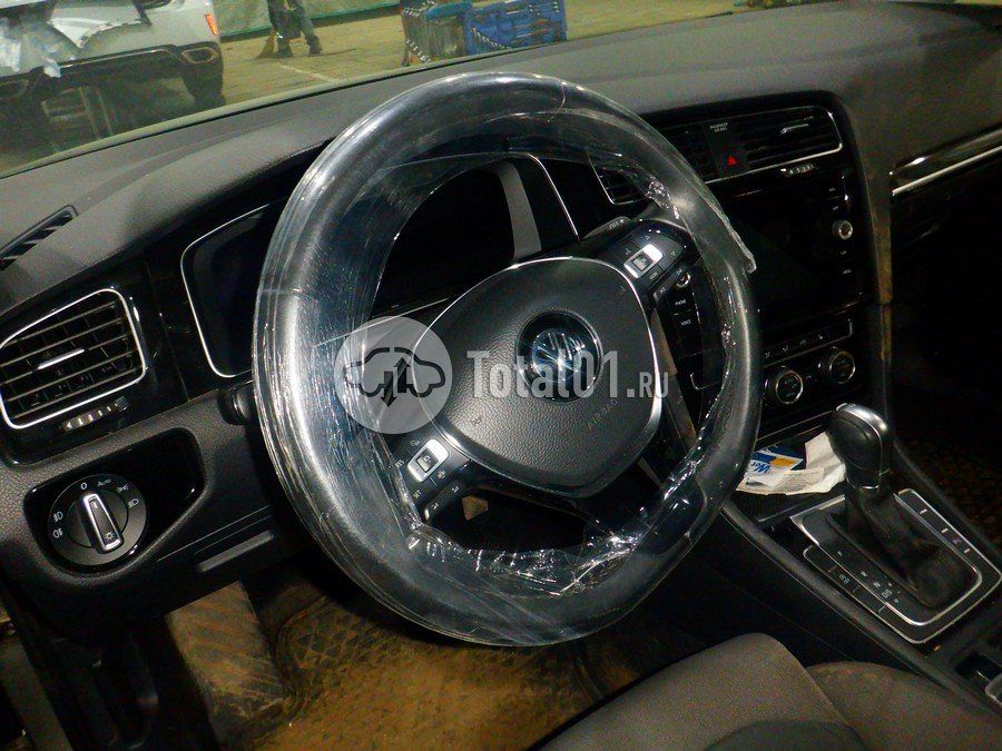 Фото Volkswagen Golf 78