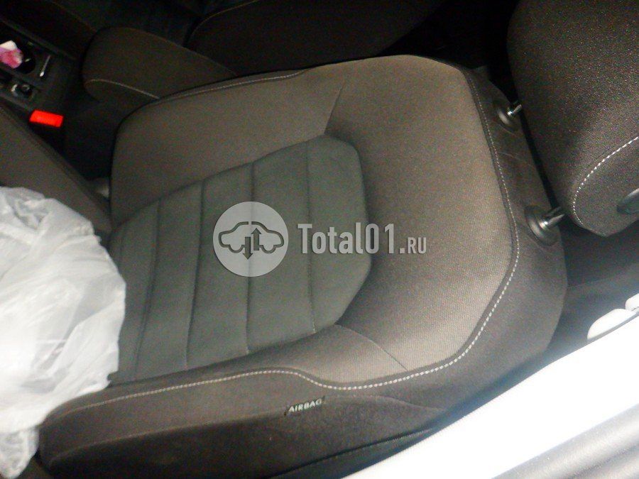 Фото Volkswagen Golf 84