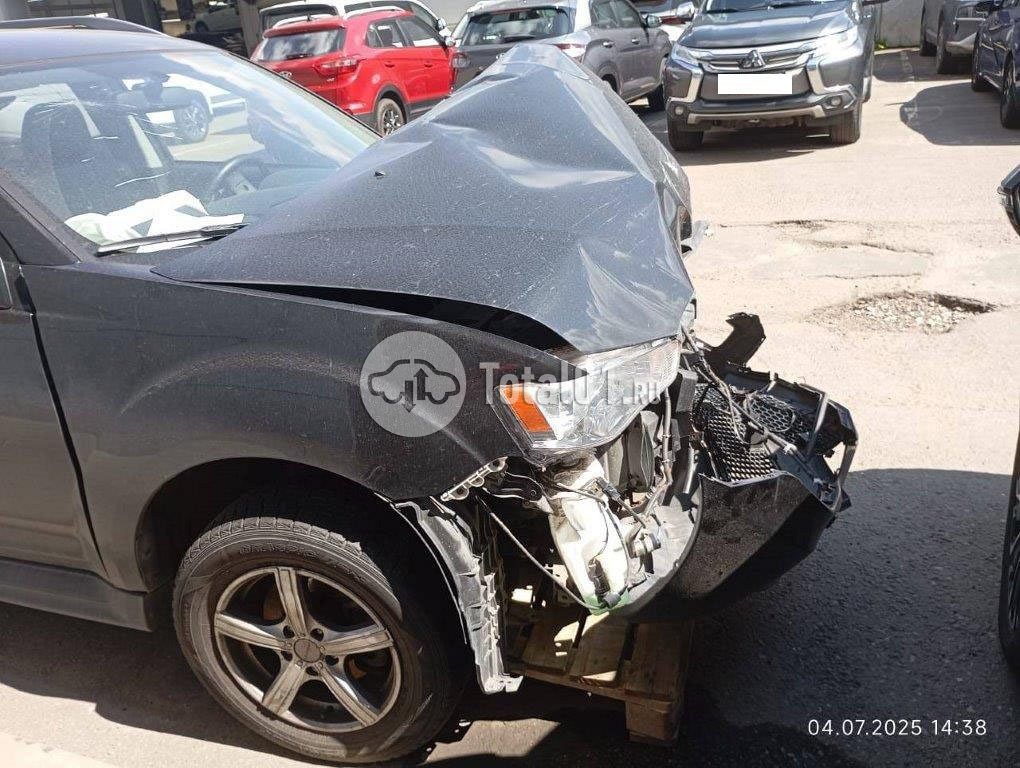 Фото Mitsubishi Outlander 70