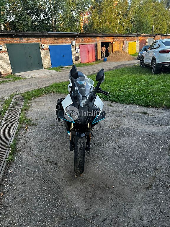 Фото Bajaj Dominar 2