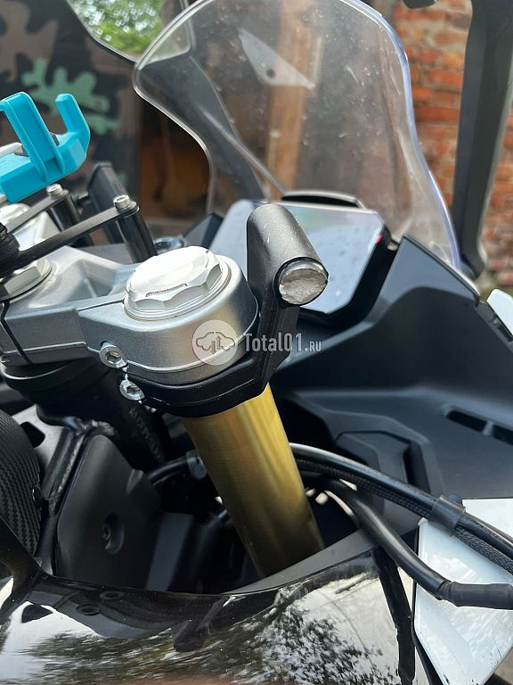 Фото Bajaj Dominar 18