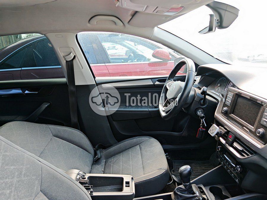 Фото Volkswagen Polo 128