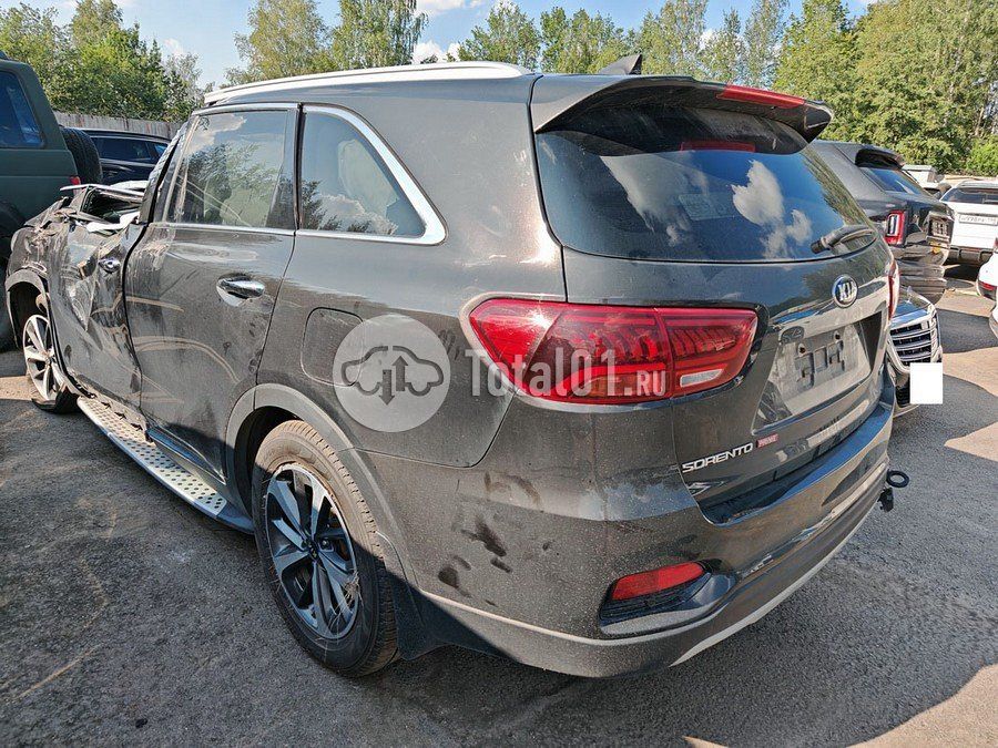 Фото KIA Sorento 12
