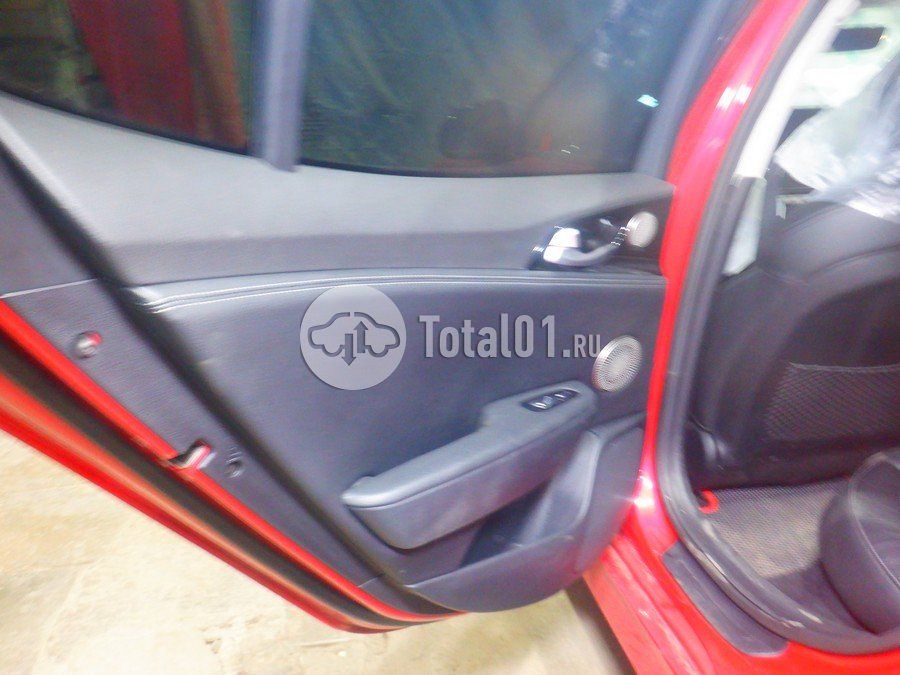 Фото KIA Stinger 86