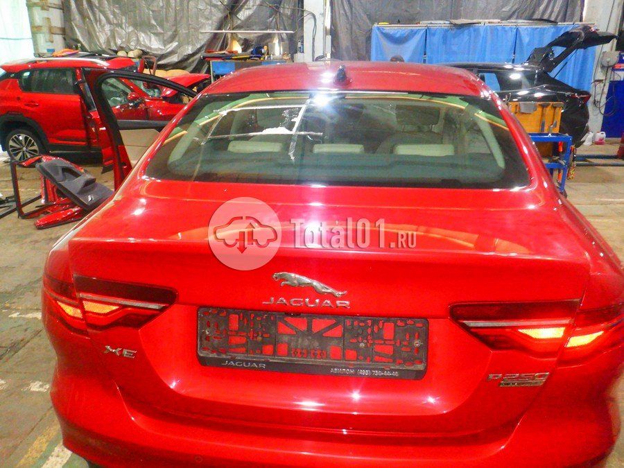 Фото Jaguar XE 146