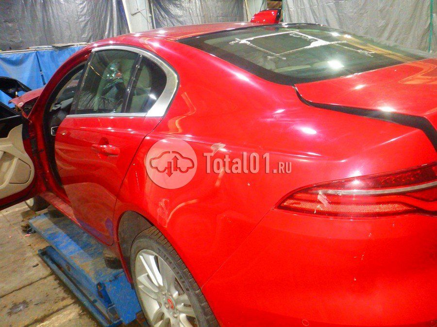 Фото Jaguar XE 154