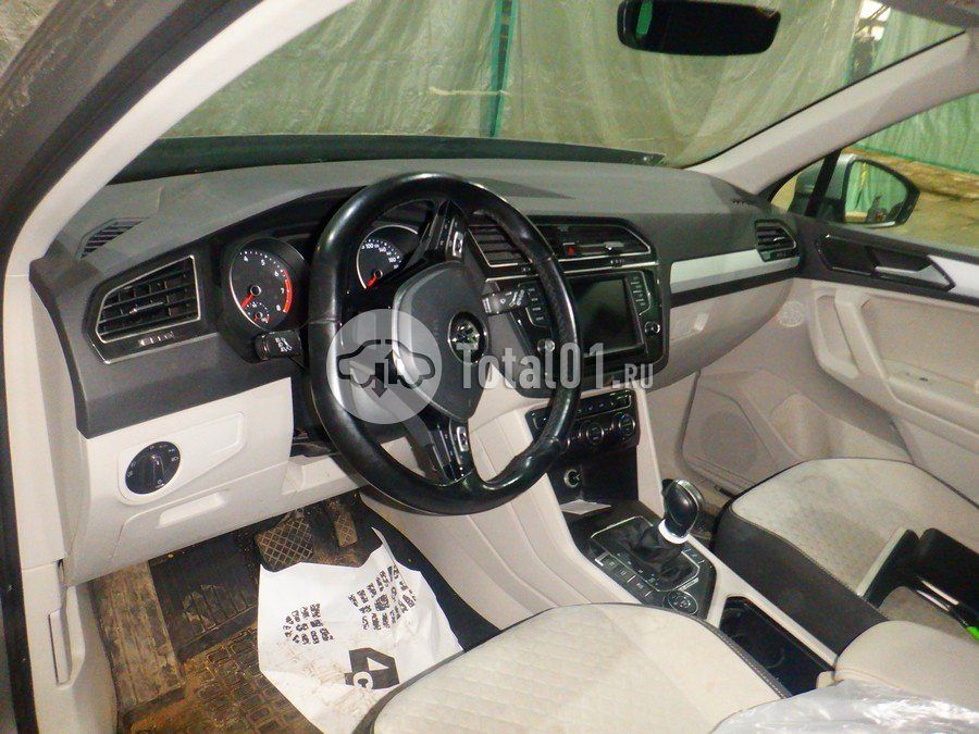 Фото Volkswagen Tiguan 14