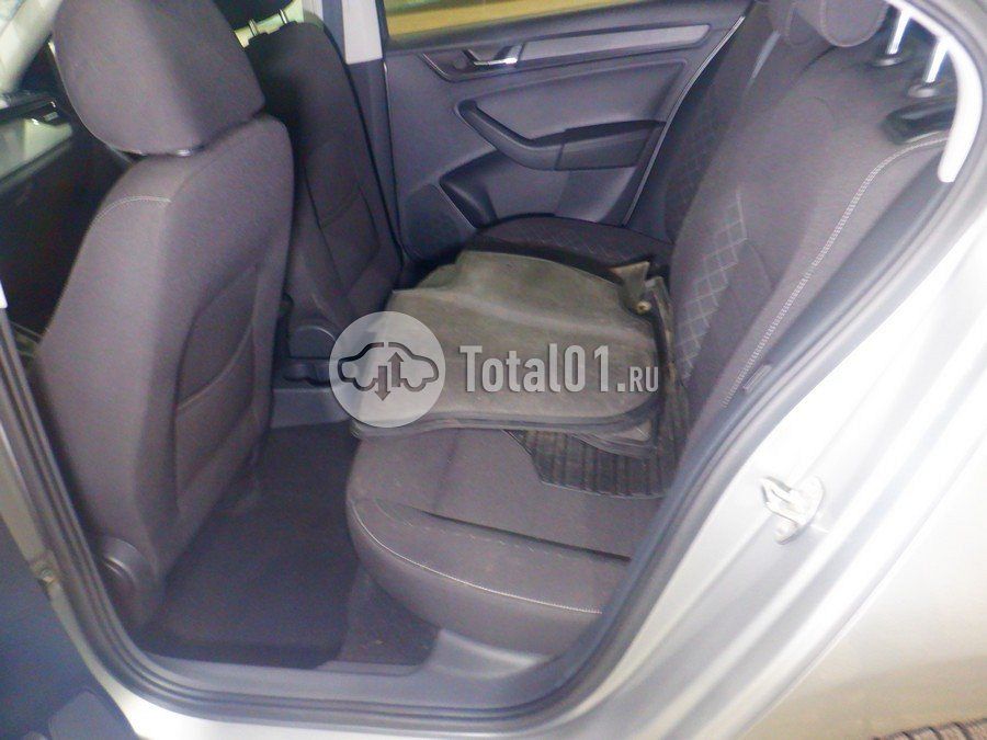 Фото Skoda Rapid 36