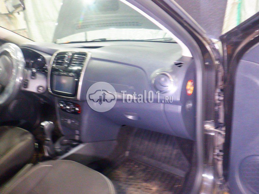 Фото Renault Logan 32